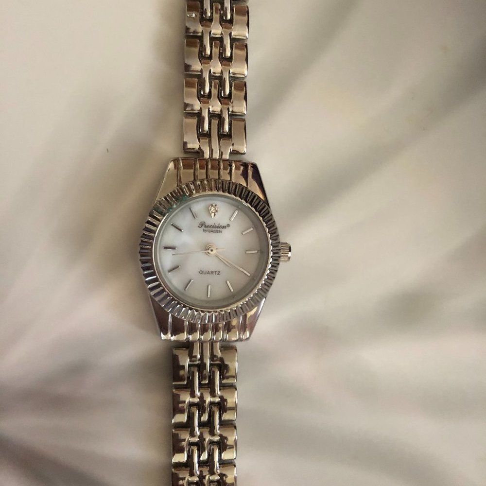 Silver Watch (Replace Battery)